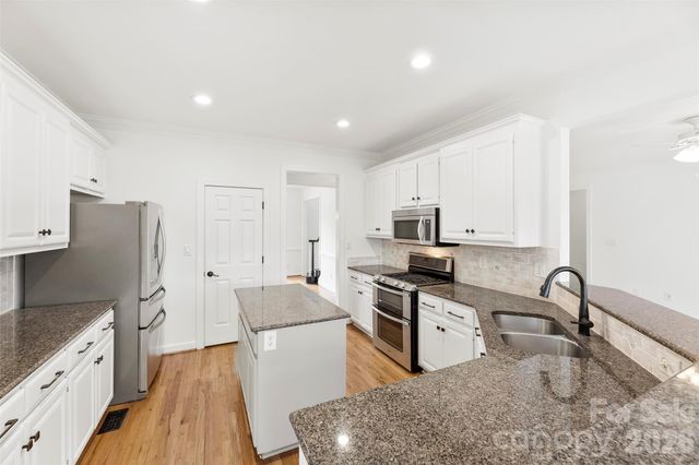 6932 Curlee Court, Charlotte, NC 28277