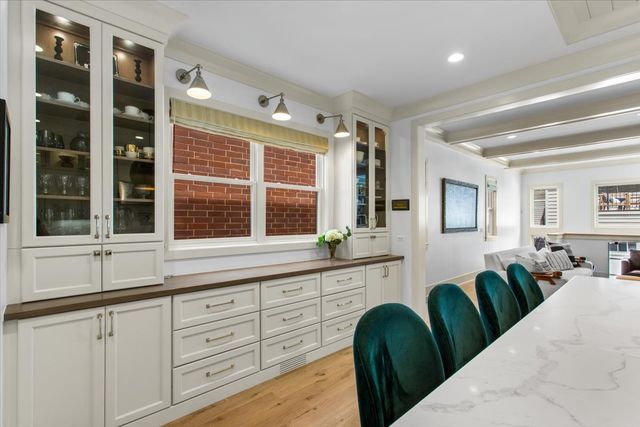 4123 N OAKLEY Avenue, Chicago, IL 60618