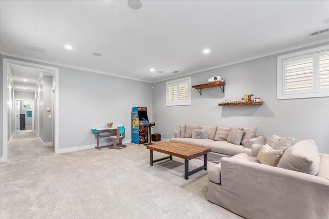 4123 N OAKLEY Avenue, Chicago, IL 60618