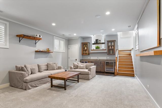 4123 N OAKLEY Avenue, Chicago, IL 60618