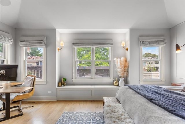 4123 N OAKLEY Avenue, Chicago, IL 60618