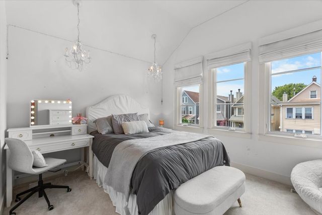 4123 N OAKLEY Avenue, Chicago, IL 60618
