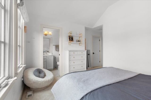 4123 N OAKLEY Avenue, Chicago, IL 60618