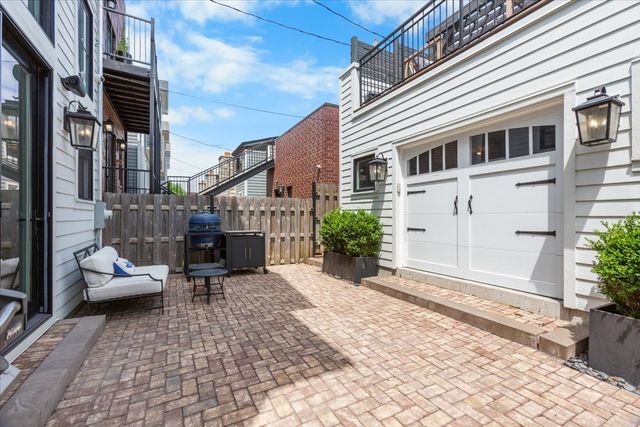 4123 N OAKLEY Avenue, Chicago, IL 60618
