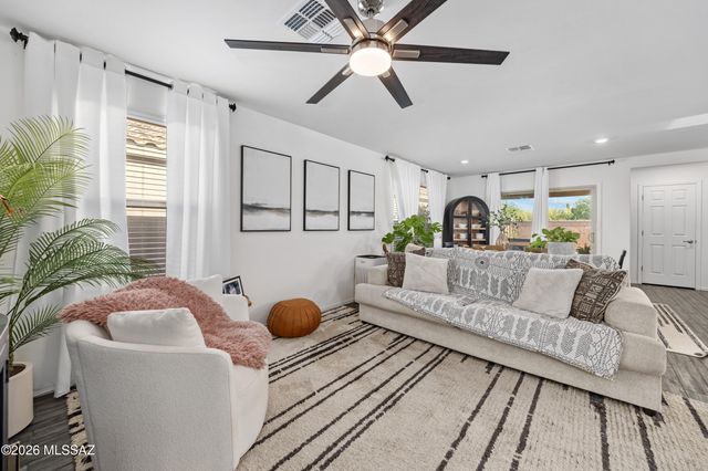 911 W Calle Calca, Sahuarita, AZ 85629