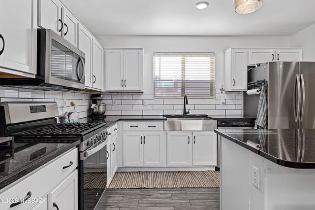 911 W Calle Calca, Sahuarita, AZ 85629