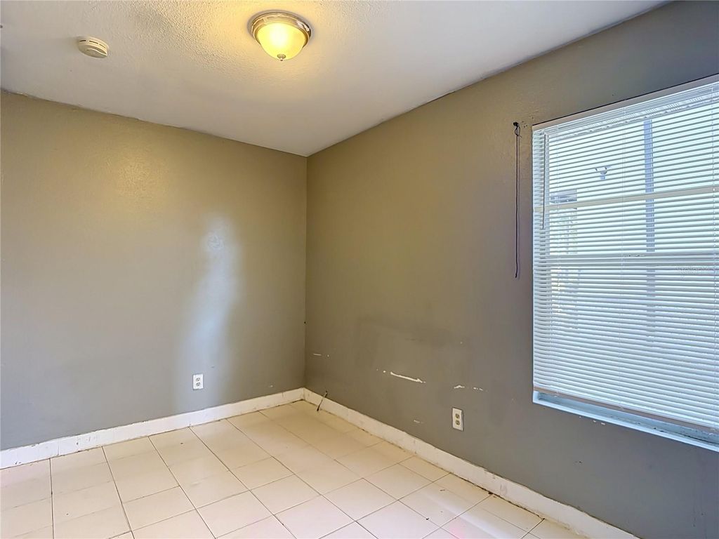 Image 12 of property listing at 2705 E 22ND AVENUE, Tampa, FL 33605