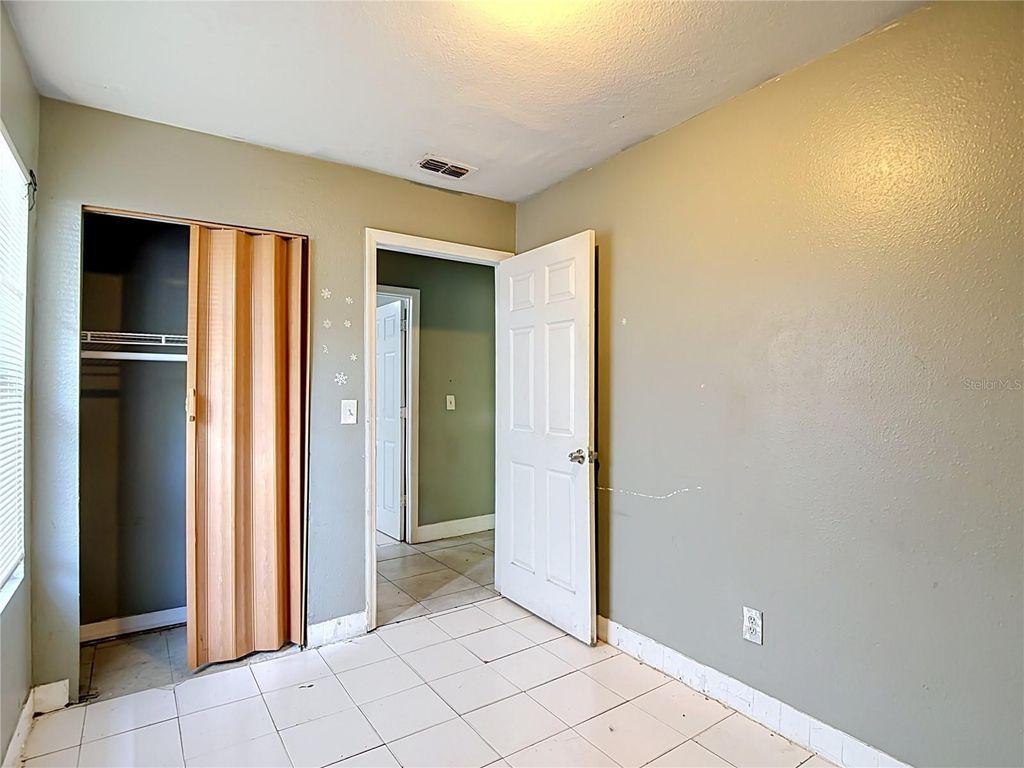 Image 15 of property listing at 2705 E 22ND AVENUE, Tampa, FL 33605
