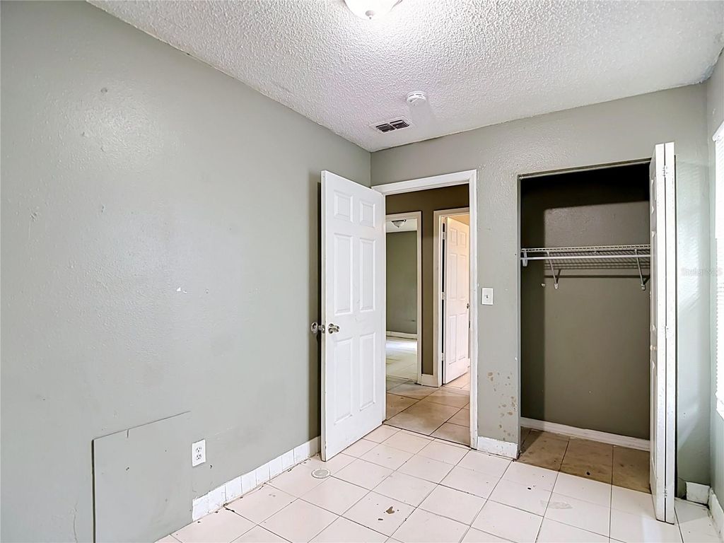 Image 18 of property listing at 2705 E 22ND AVENUE, Tampa, FL 33605