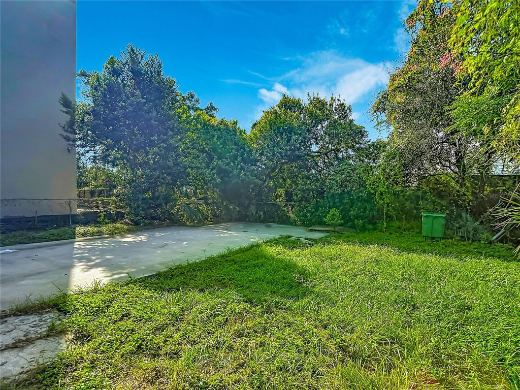 Image 21 of property listing at 2705 E 22ND AVENUE, Tampa, FL 33605
