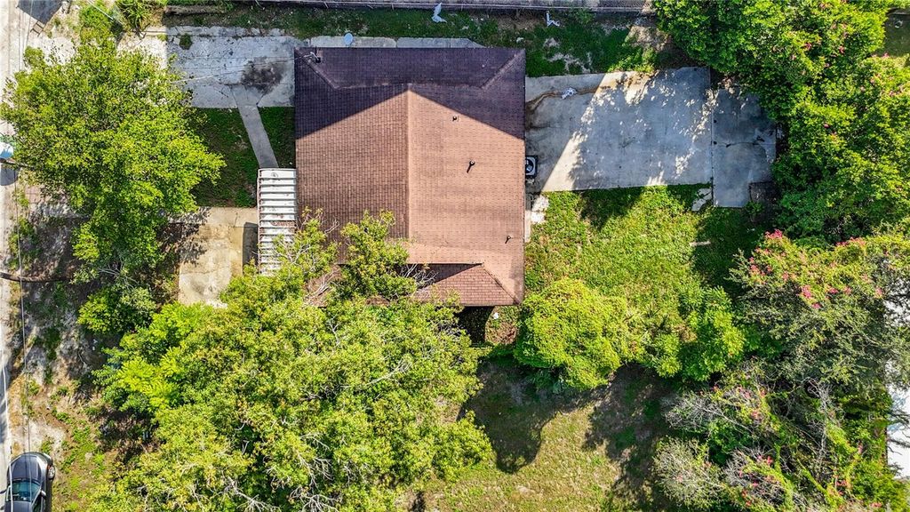 Image 22 of property listing at 2705 E 22ND AVENUE, Tampa, FL 33605