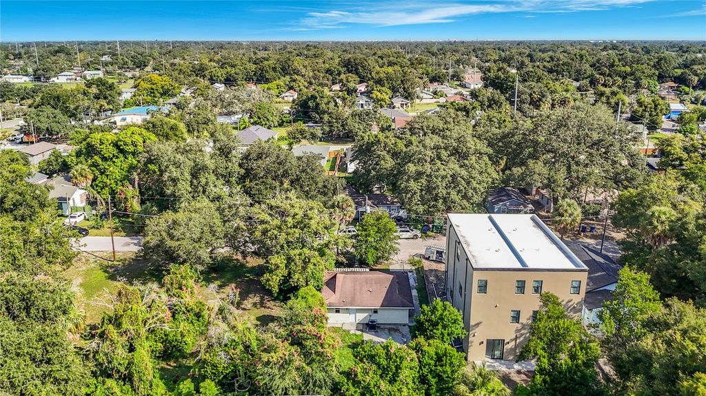 Image 23 of property listing at 2705 E 22ND AVENUE, Tampa, FL 33605