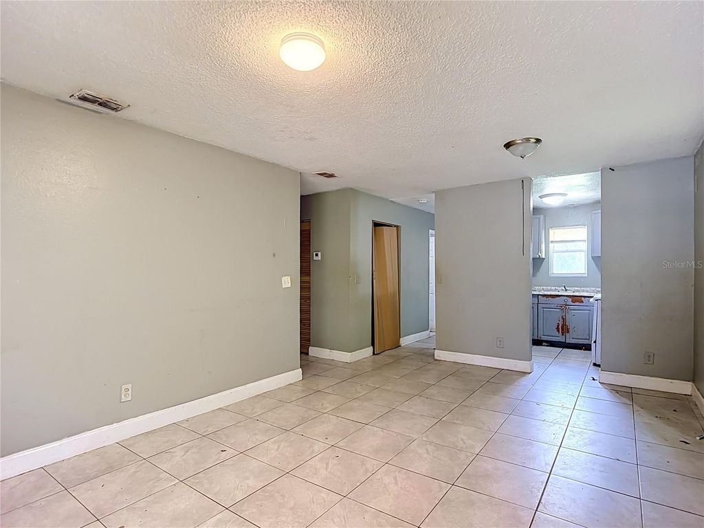 Image 4 of property listing at 2705 E 22ND AVENUE, Tampa, FL 33605