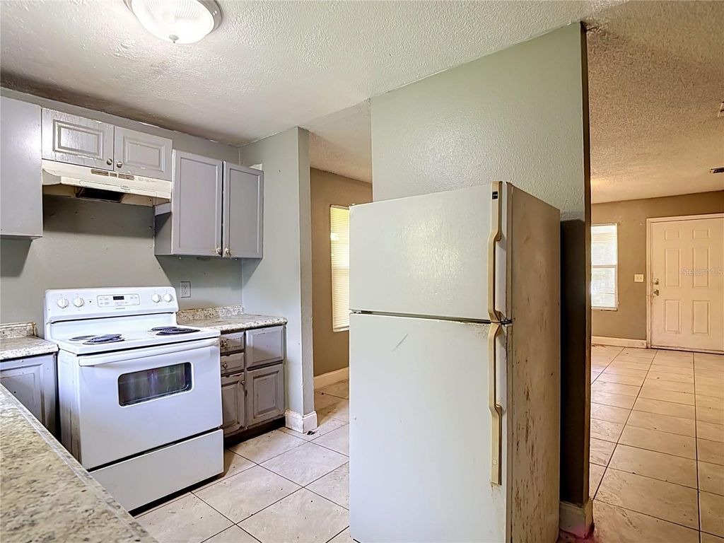 Image 7 of property listing at 2705 E 22ND AVENUE, Tampa, FL 33605