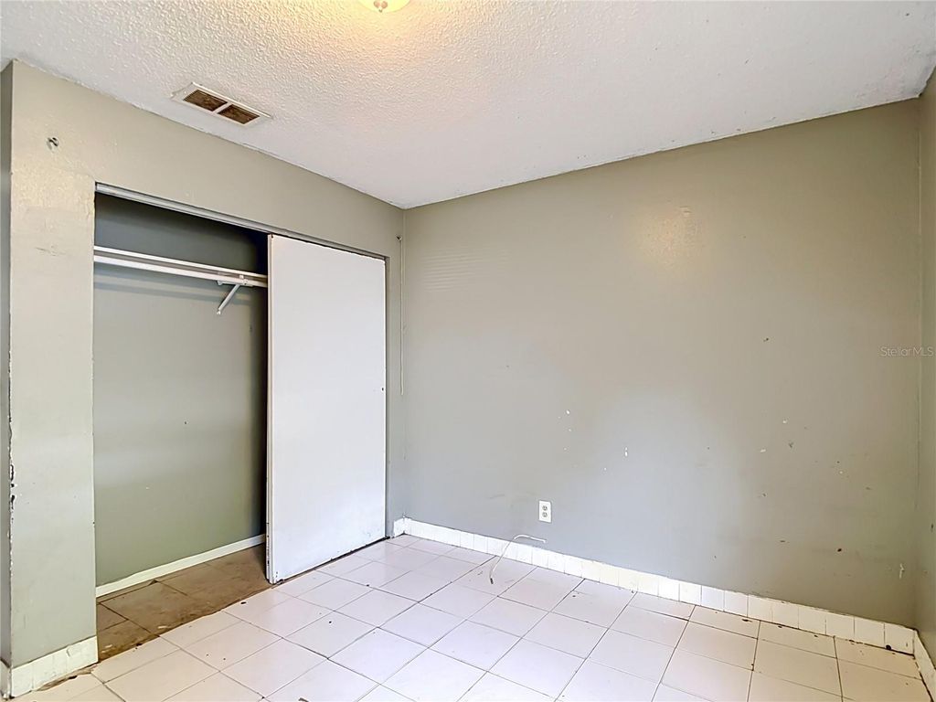 Image 9 of property listing at 2705 E 22ND AVENUE, Tampa, FL 33605