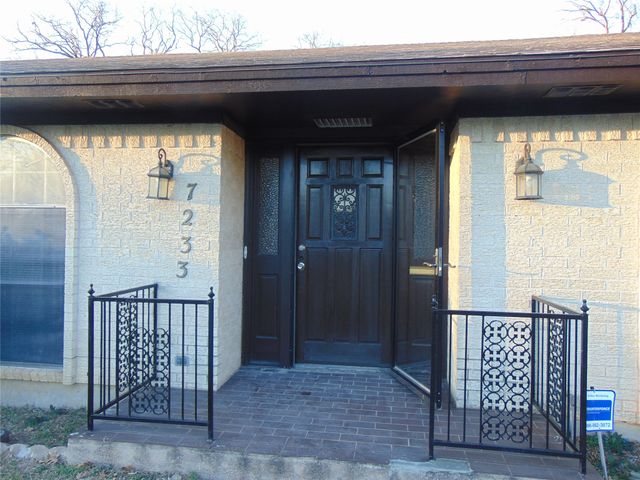 7233 Martha Lane, Fort Worth, TX 76112