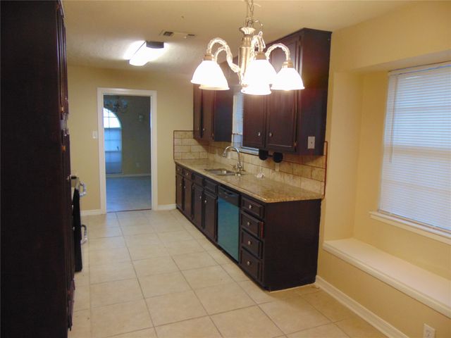 7233 Martha Lane, Fort Worth, TX 76112