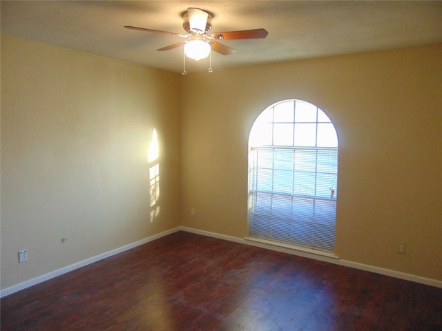 7233 Martha Lane, Fort Worth, TX 76112