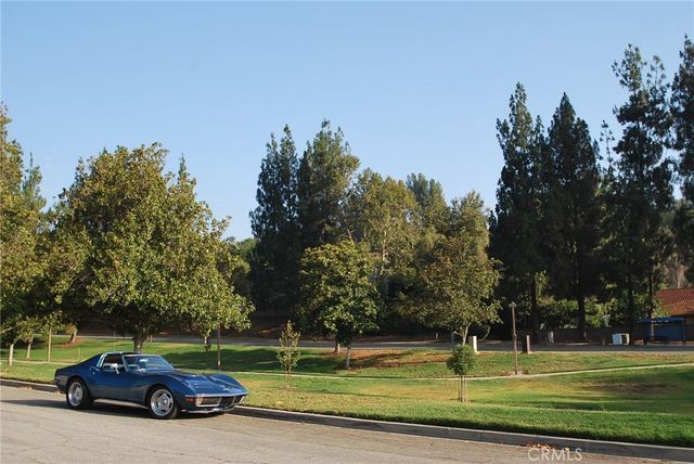 4 Country Mile Road, Phillips Ranch, CA 91766