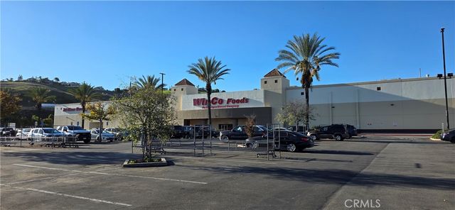4 Country Mile Road, Phillips Ranch, CA 91766