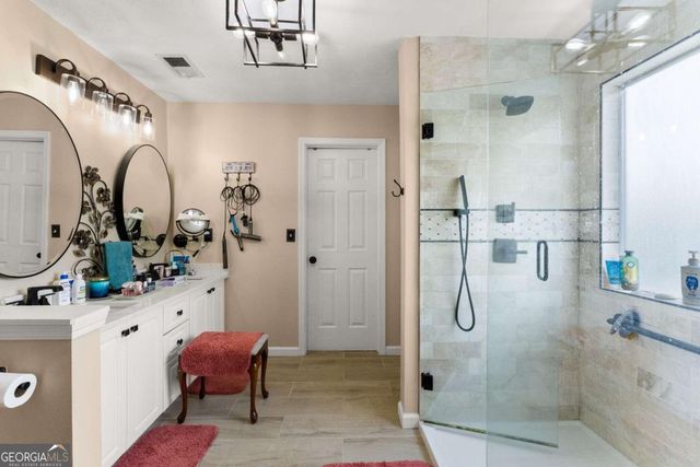 233 Cambridge Drive, Loganville, GA 30052