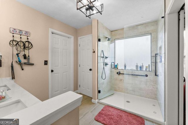 233 Cambridge Drive, Loganville, GA 30052