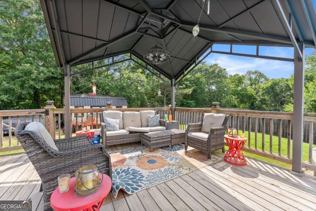 233 Cambridge Drive, Loganville, GA 30052
