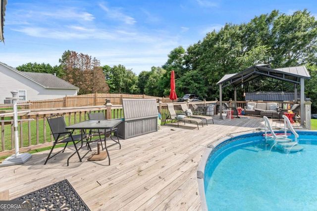 233 Cambridge Drive, Loganville, GA 30052