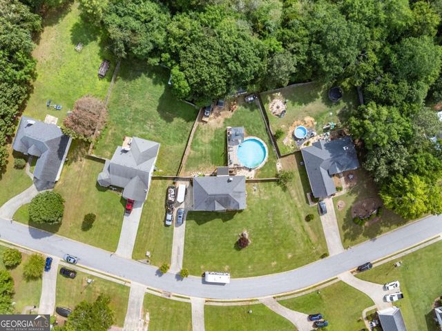 233 Cambridge Drive, Loganville, GA 30052