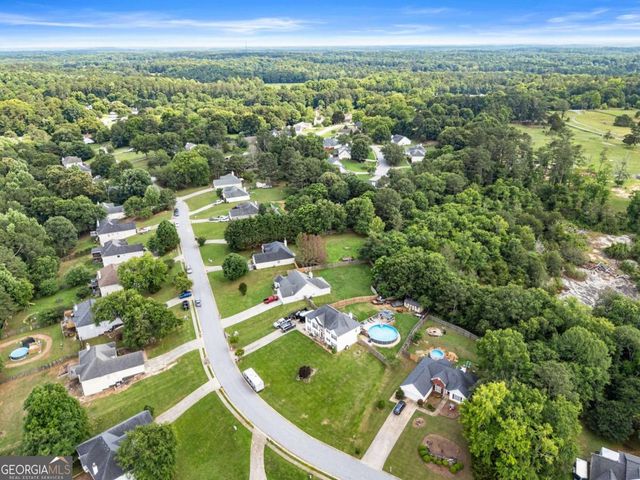 233 Cambridge Drive, Loganville, GA 30052