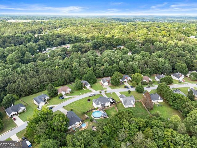 233 Cambridge Drive, Loganville, GA 30052