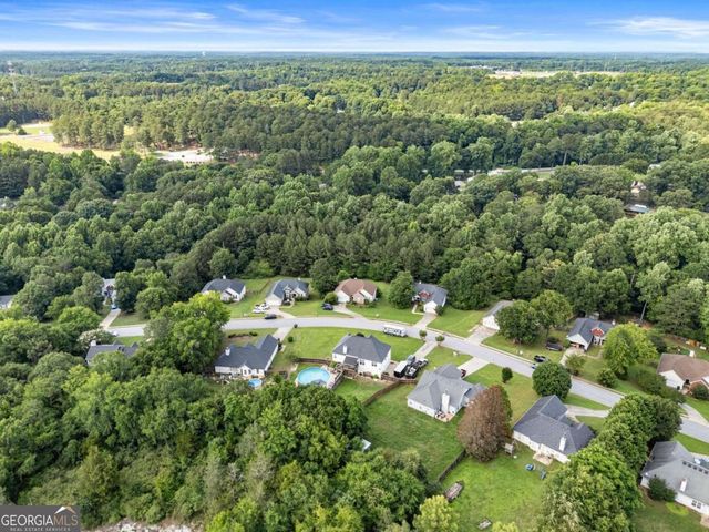 233 Cambridge Drive, Loganville, GA 30052