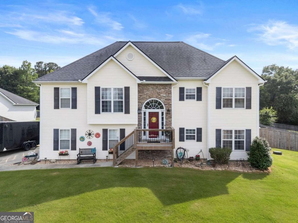 233 Cambridge Drive, Loganville, GA 30052