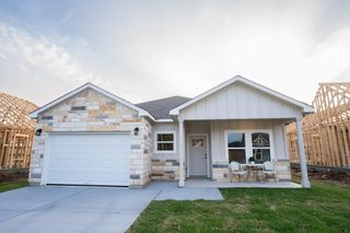 307 String Prairie WAY, Smithville, TX 78957