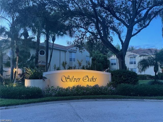 56 Silver Oaks CIR 102, Naples, FL 34119