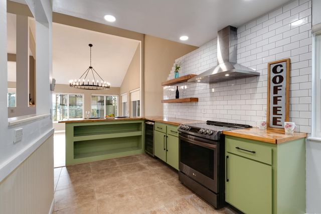 18891 Hummingbird Dr, Penn Valley, CA 95946