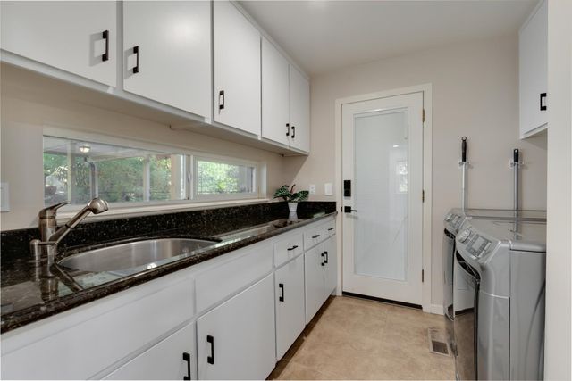 18891 Hummingbird Dr, Penn Valley, CA 95946