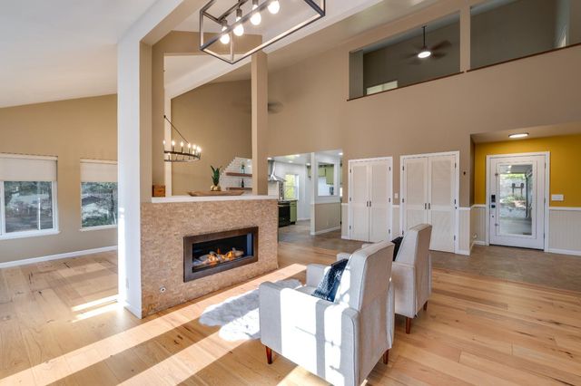 18891 Hummingbird Dr, Penn Valley, CA 95946