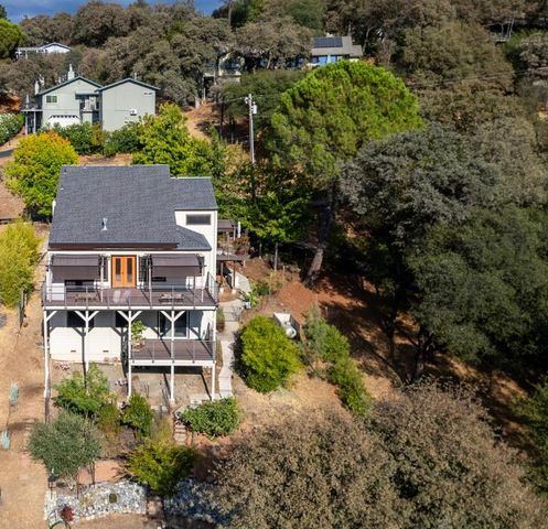 18891 Hummingbird Dr, Penn Valley, CA 95946