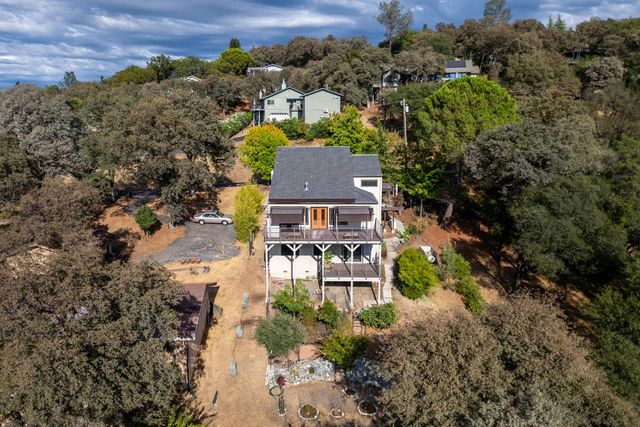 18891 Hummingbird Dr, Penn Valley, CA 95946