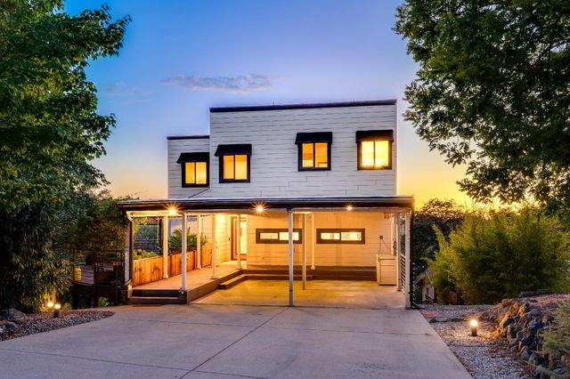 18891 Hummingbird Dr, Penn Valley, CA 95946