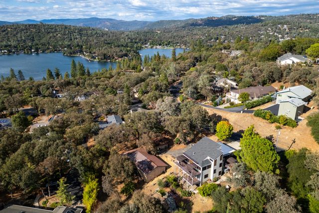 18891 Hummingbird Dr, Penn Valley, CA 95946