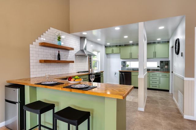 18891 Hummingbird Dr, Penn Valley, CA 95946