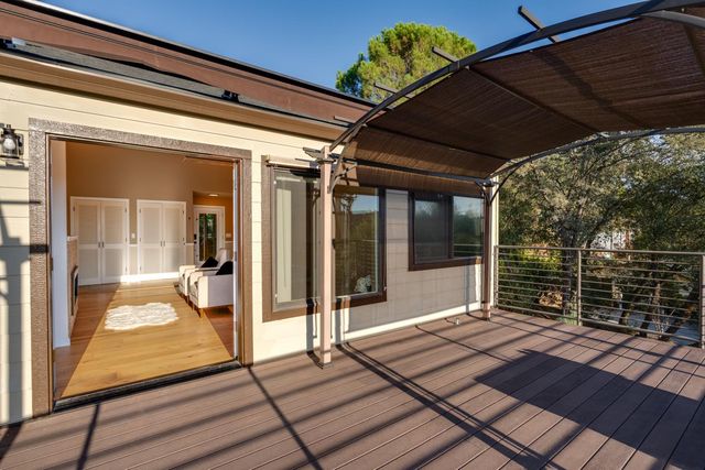 18891 Hummingbird Dr, Penn Valley, CA 95946