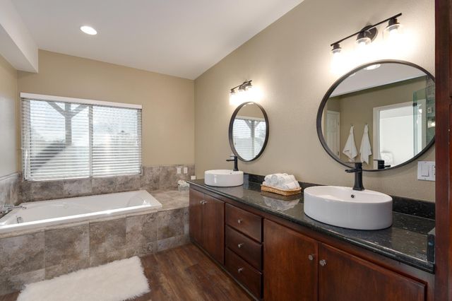 18891 Hummingbird Dr, Penn Valley, CA 95946