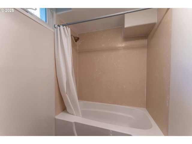 3826 Se 50TH Ave, Portland, OR 97206