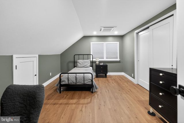 10 E SUTTON AVE, Moorestown, NJ 08057