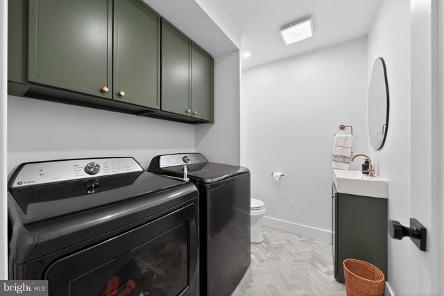10 E SUTTON AVE, Moorestown, NJ 08057