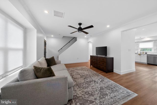 10 E SUTTON AVE, Moorestown, NJ 08057