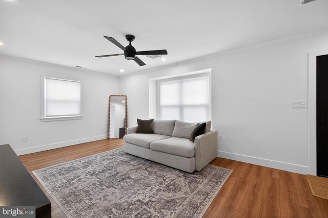 10 E SUTTON AVE, Moorestown, NJ 08057